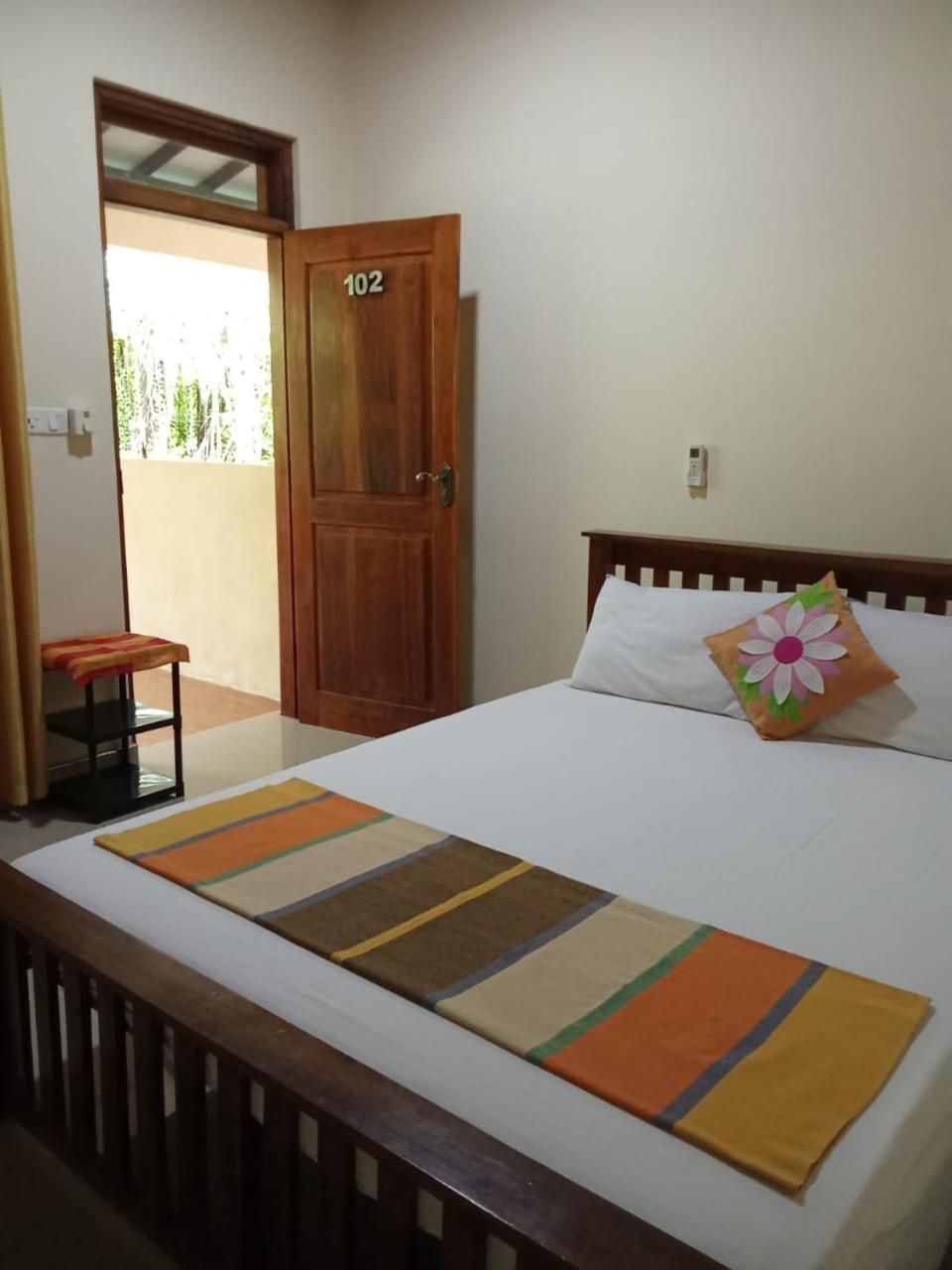 Udesh Guest Hotel Polonnaruwa Room photo